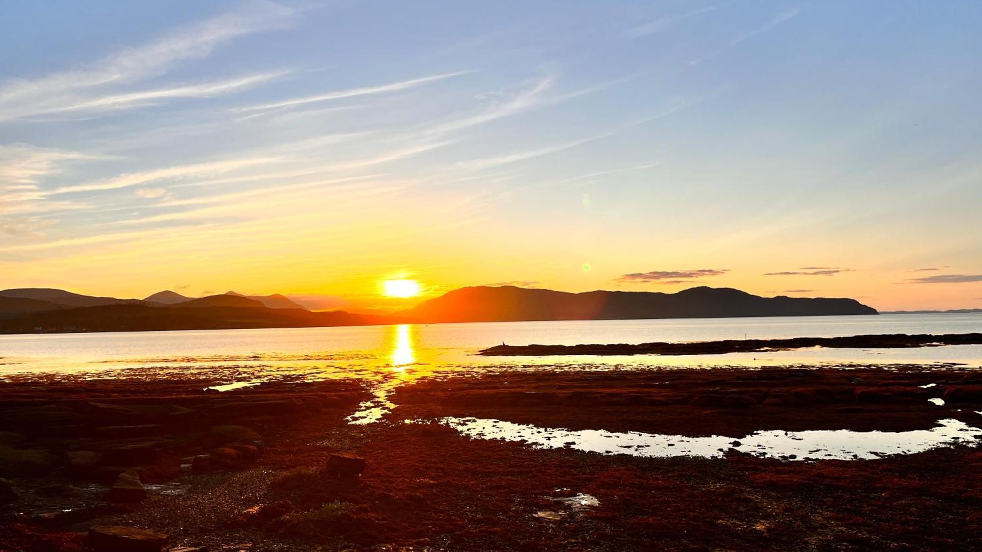 Carnmhor, Isle Of Skye - Stunning 242 Year Old Cottage On Its Own Sea Shore! Breakish Eksteriør bilde