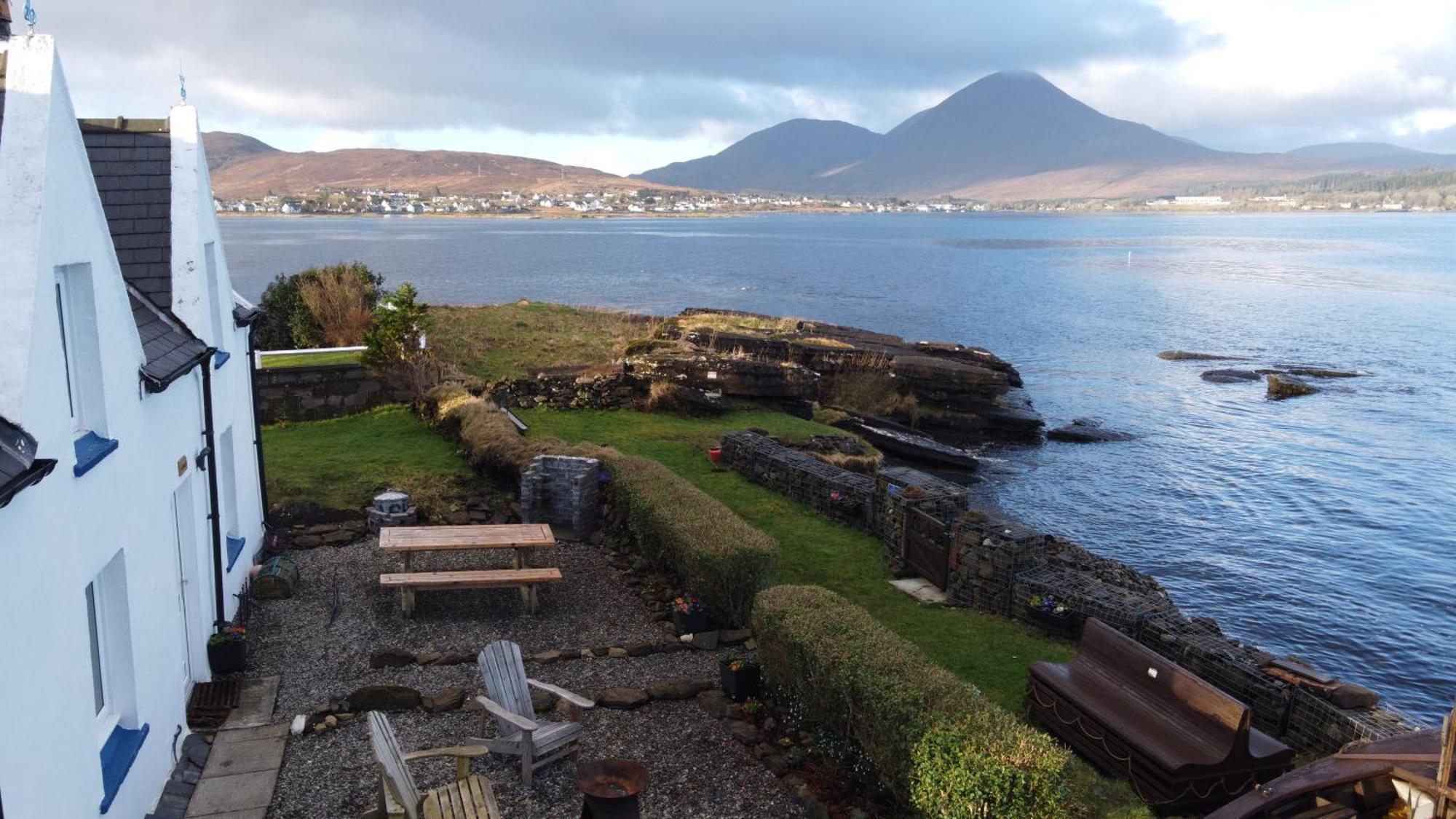 Carnmhor, Isle Of Skye - Stunning 242 Year Old Cottage On Its Own Sea Shore! Breakish Eksteriør bilde