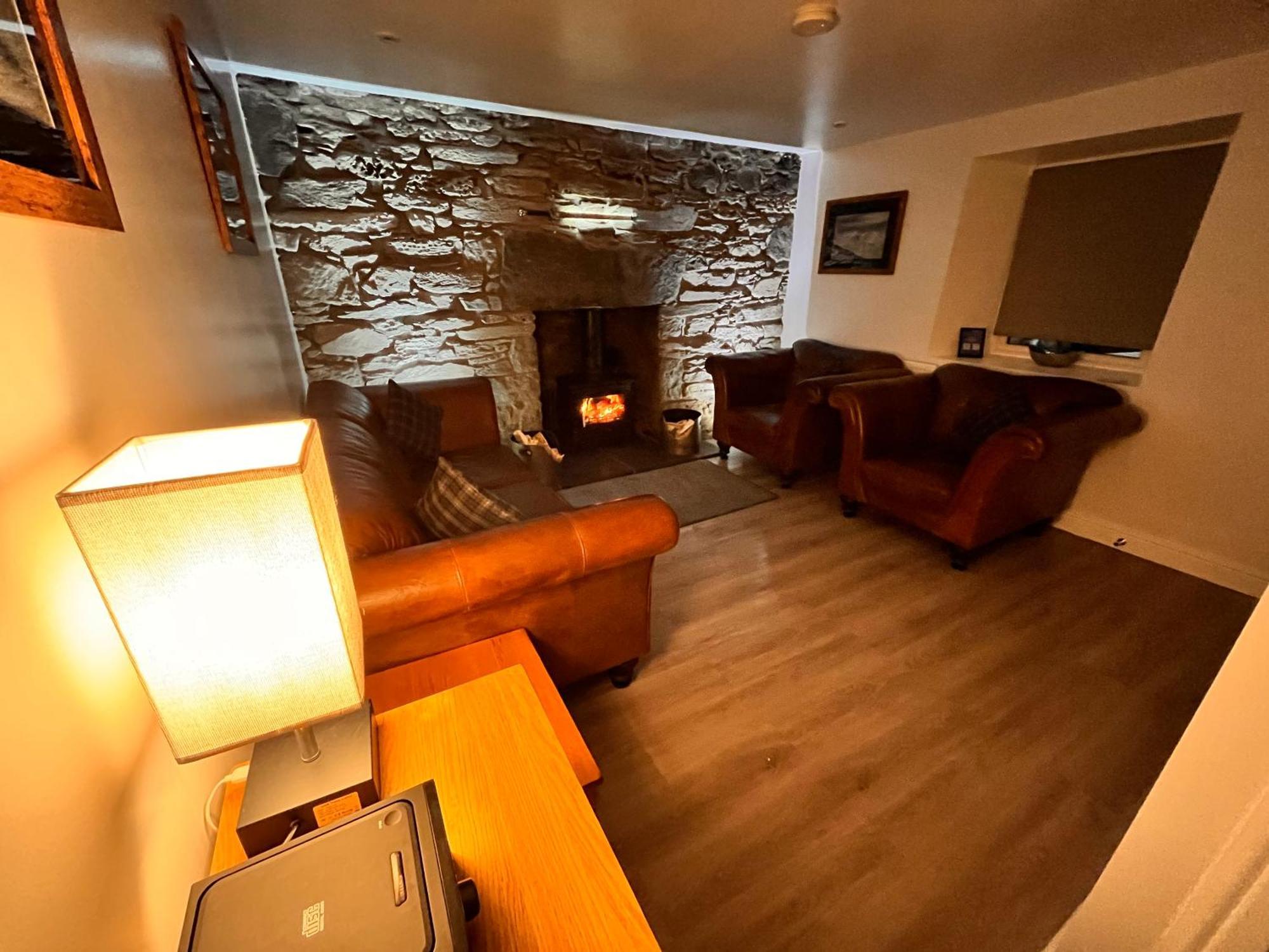 Carnmhor, Isle Of Skye - Stunning 242 Year Old Cottage On Its Own Sea Shore! Breakish Eksteriør bilde