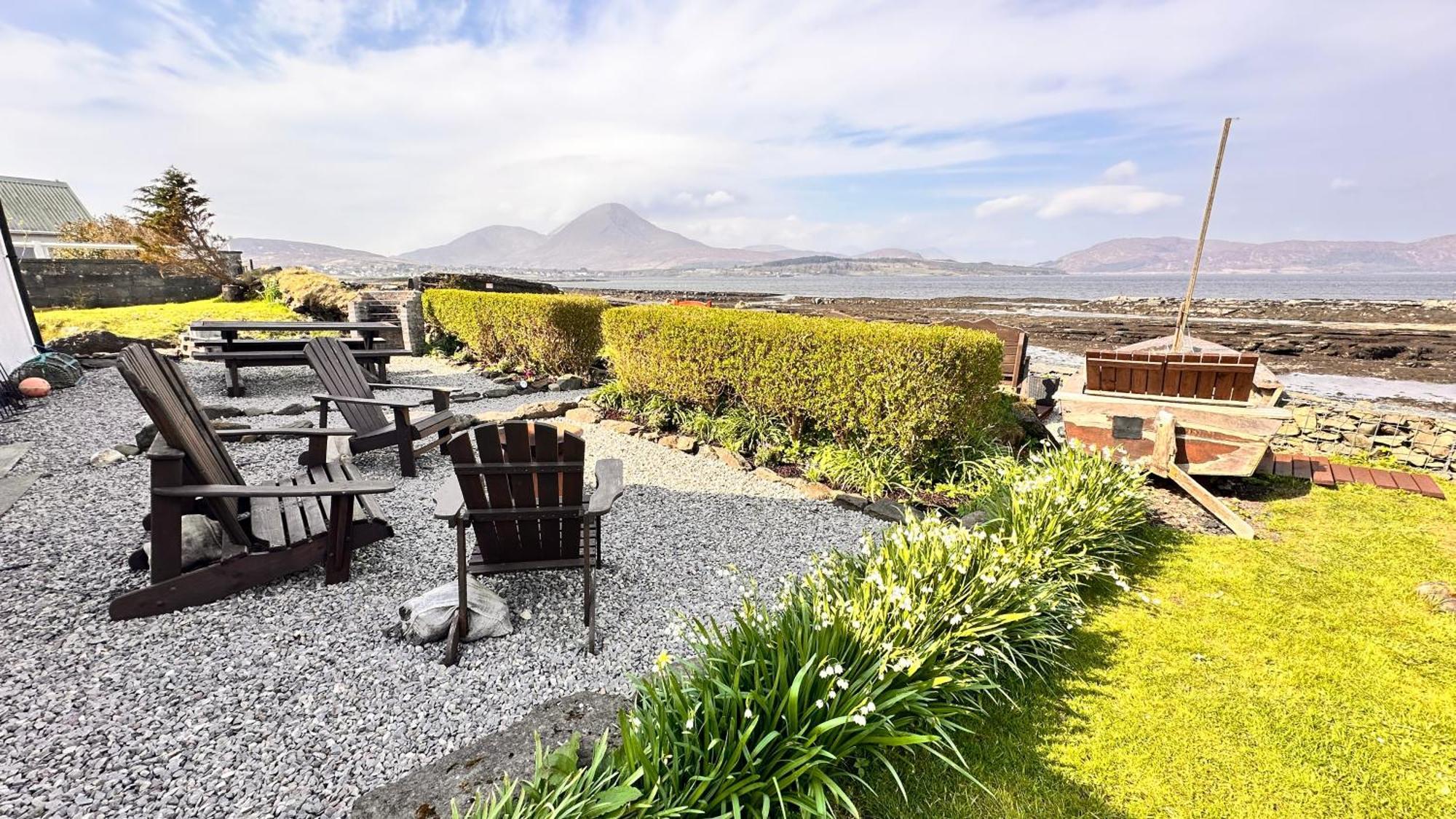 Carnmhor, Isle Of Skye - Stunning 242 Year Old Cottage On Its Own Sea Shore! Breakish Eksteriør bilde