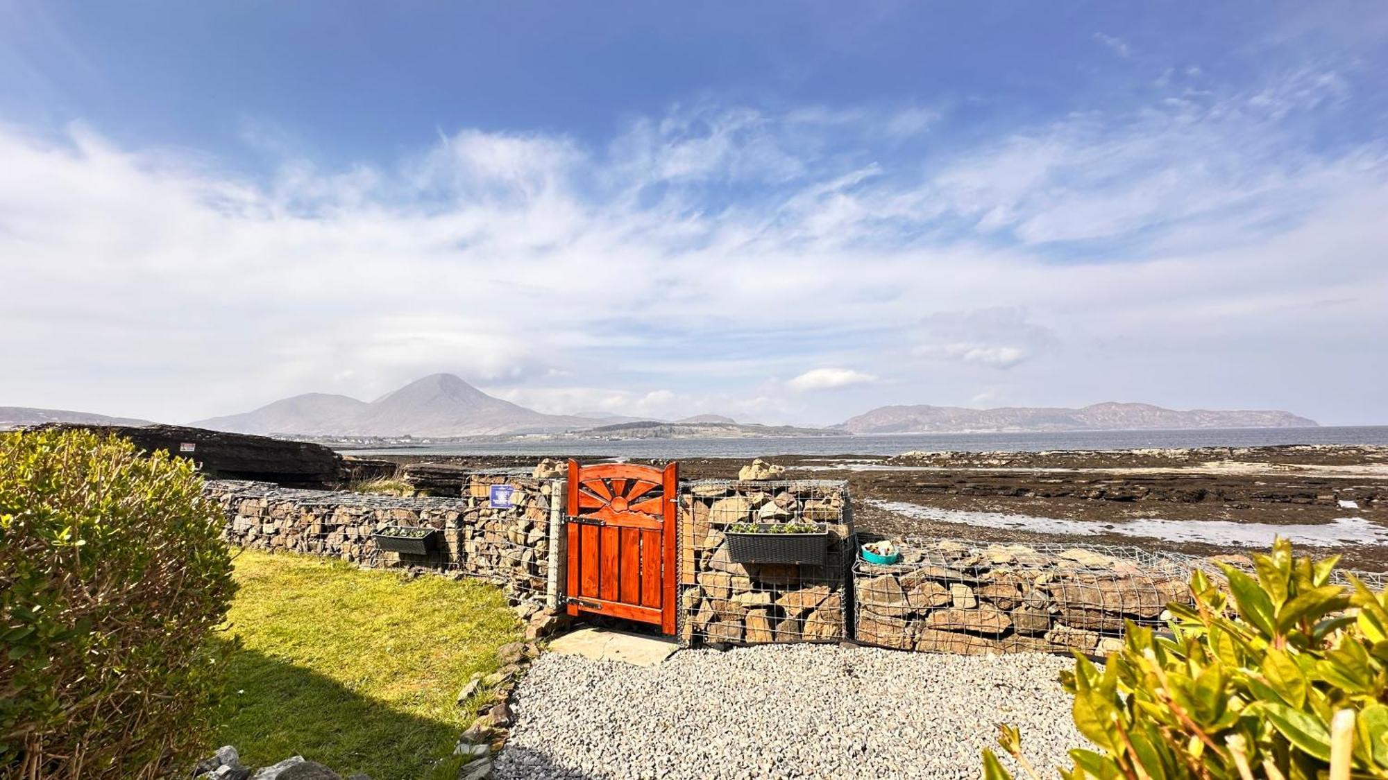 Carnmhor, Isle Of Skye - Stunning 242 Year Old Cottage On Its Own Sea Shore! Breakish Eksteriør bilde