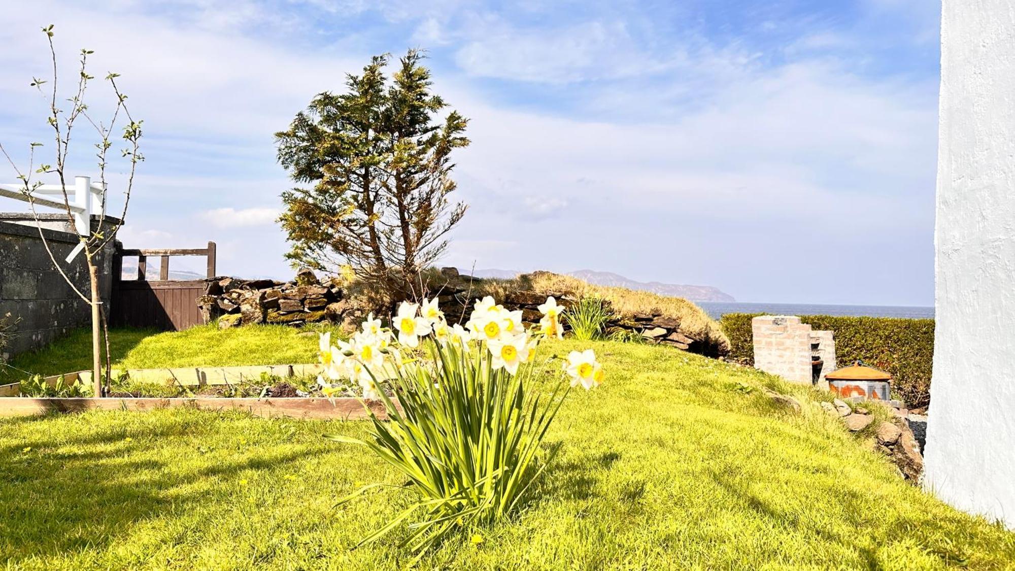 Carnmhor, Isle Of Skye - Stunning 242 Year Old Cottage On Its Own Sea Shore! Breakish Eksteriør bilde