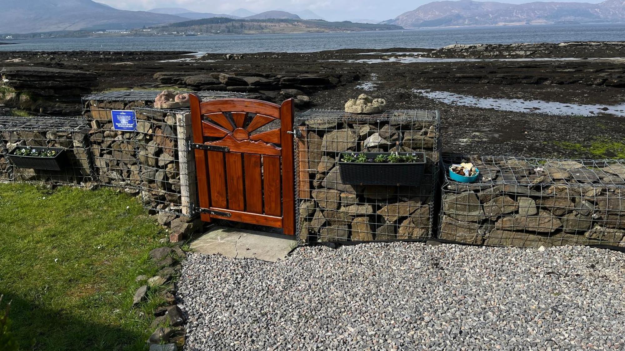 Carnmhor, Isle Of Skye - Stunning 242 Year Old Cottage On Its Own Sea Shore! Breakish Eksteriør bilde