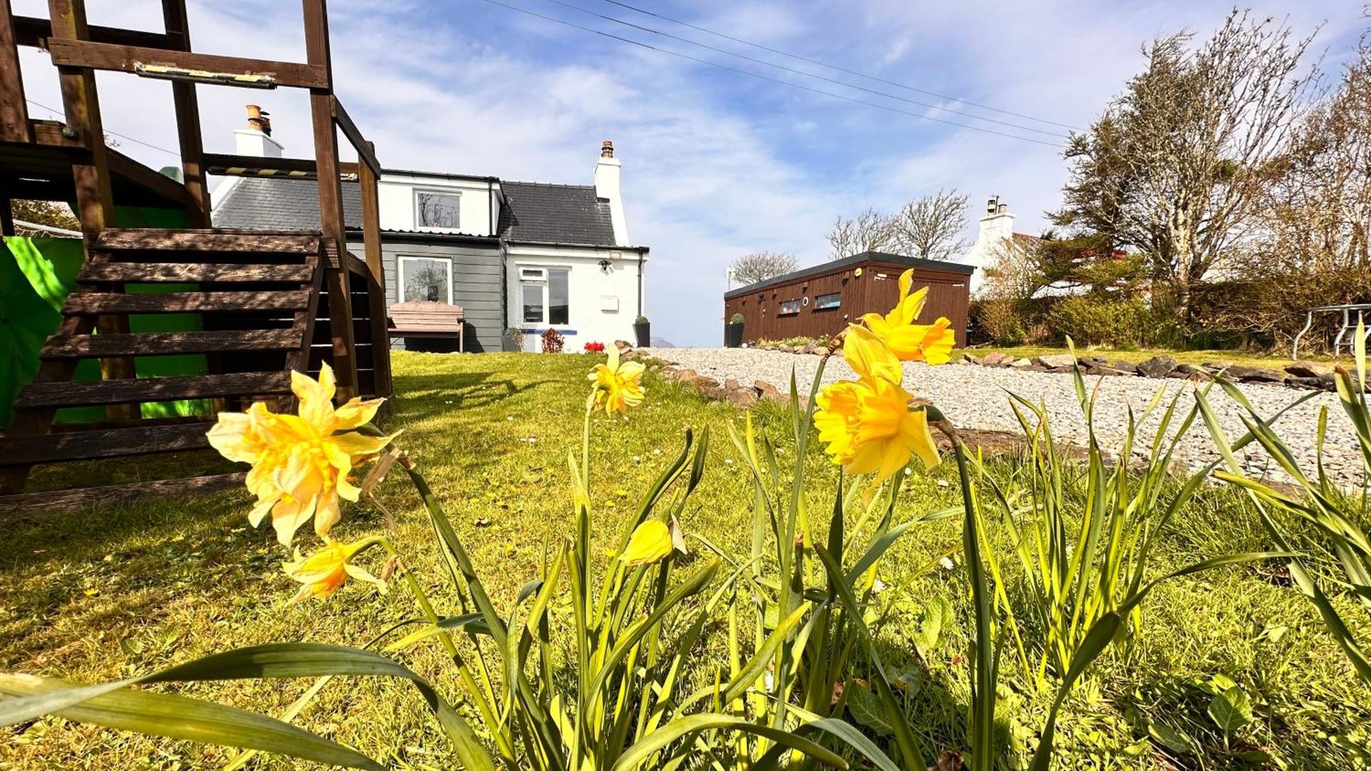 Carnmhor, Isle Of Skye - Stunning 242 Year Old Cottage On Its Own Sea Shore! Breakish Eksteriør bilde