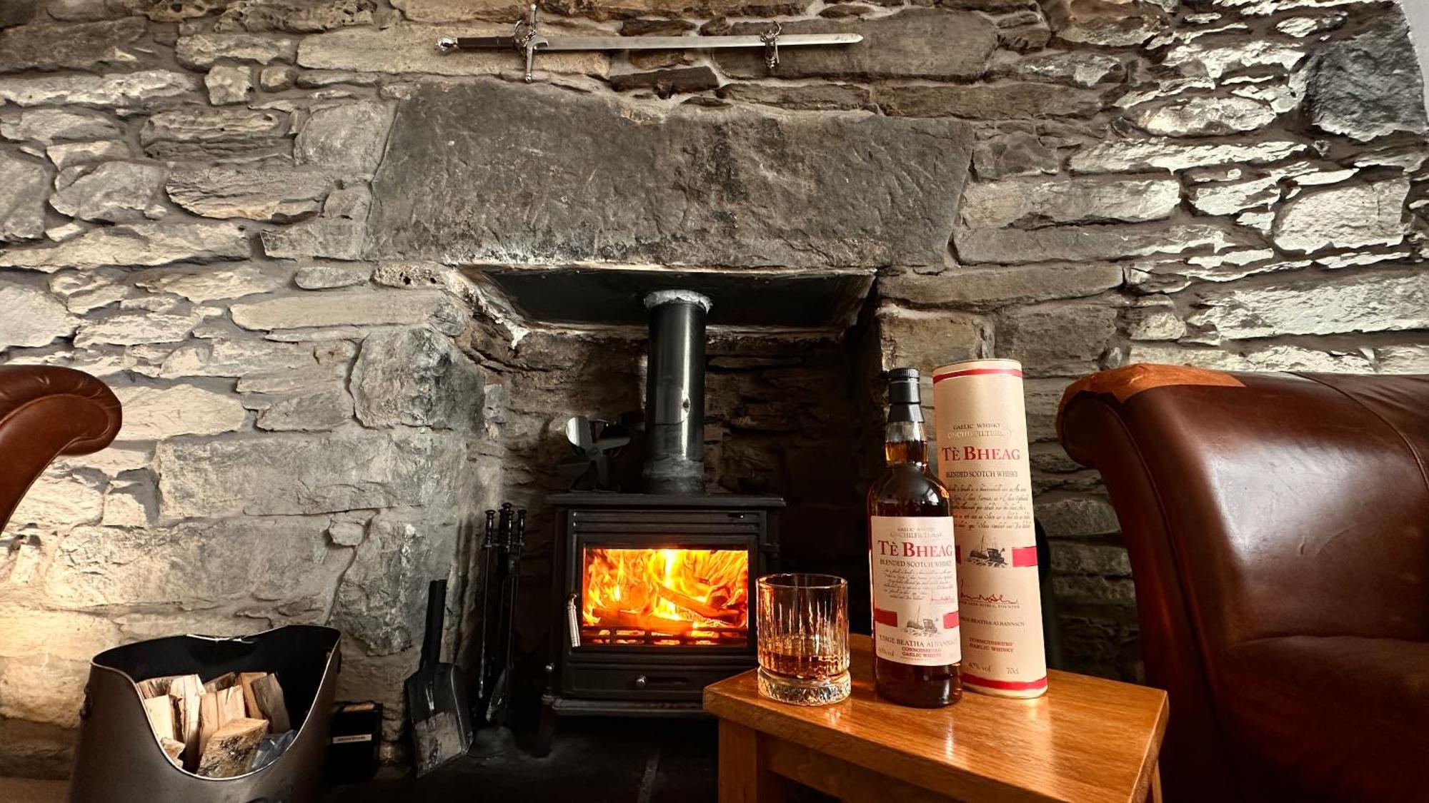 Carnmhor, Isle Of Skye - Stunning 242 Year Old Cottage On Its Own Sea Shore! Breakish Eksteriør bilde